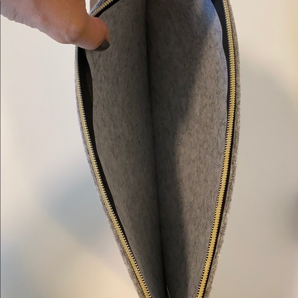 Felt clutch - Picture 7 of 7